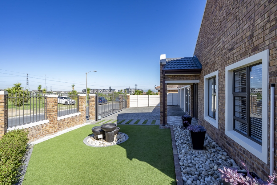 3 Bedroom Property for Sale in Protea Heights Western Cape